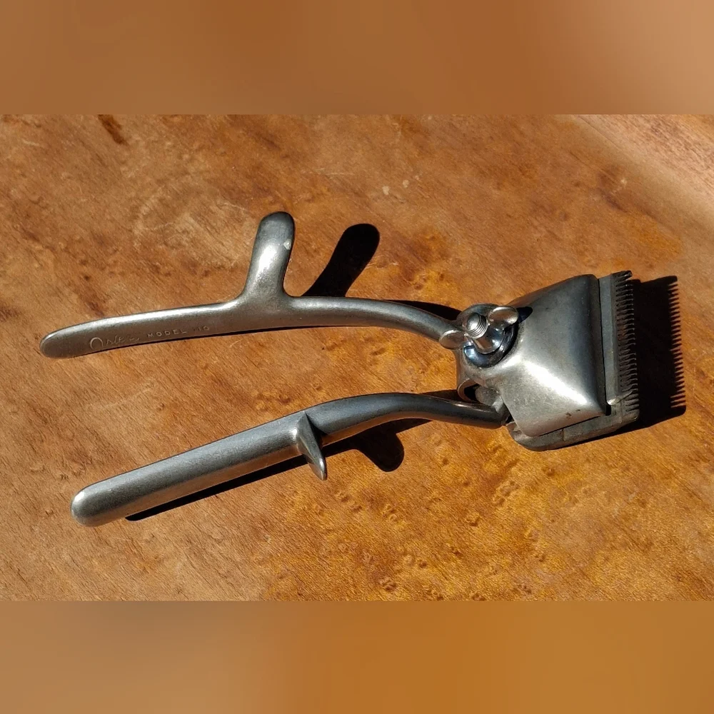 Vintage 1940's John Oster Model 110 Manual Hair Clippers
